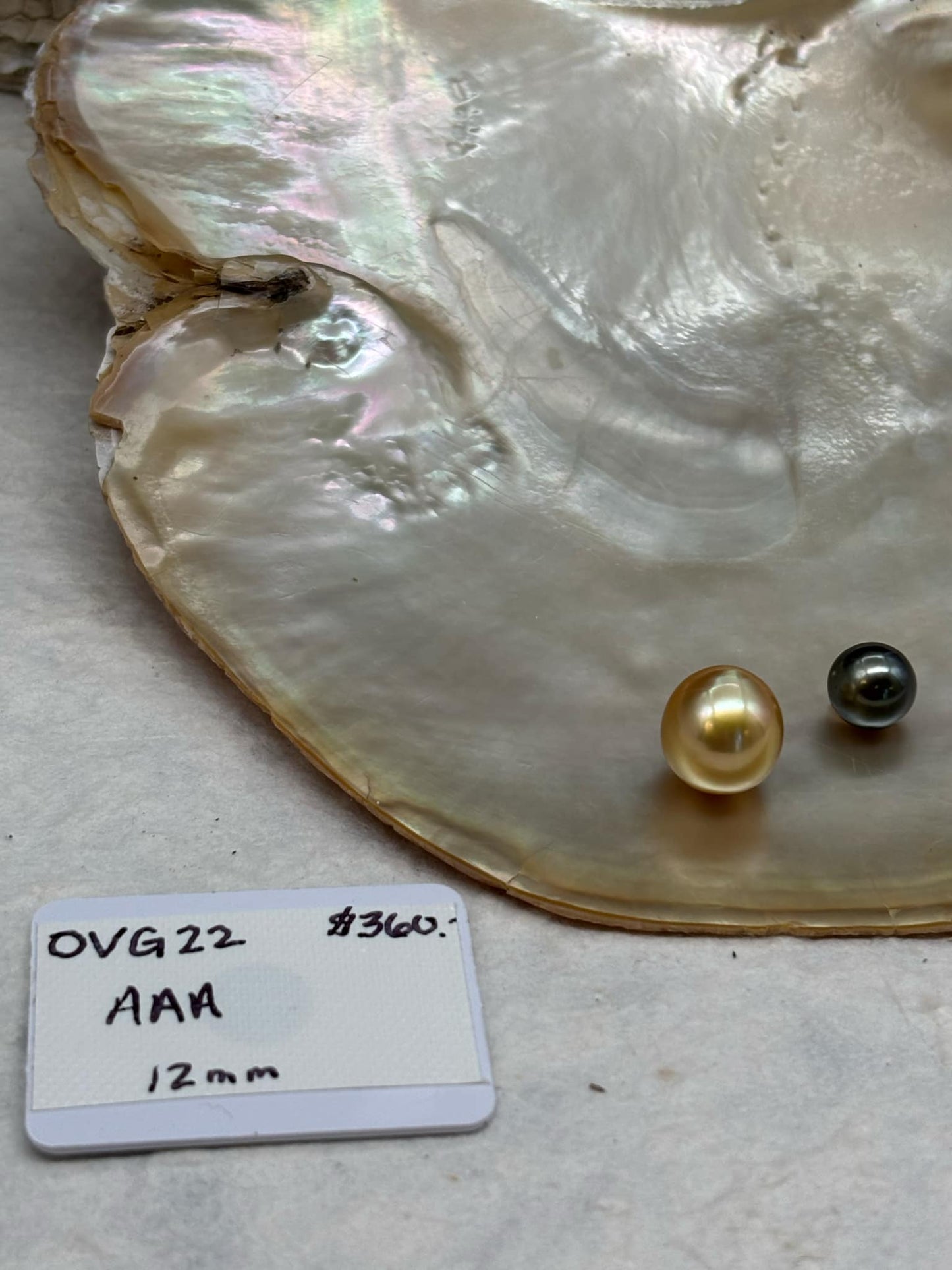 Drop of Gold 12 mm AAA