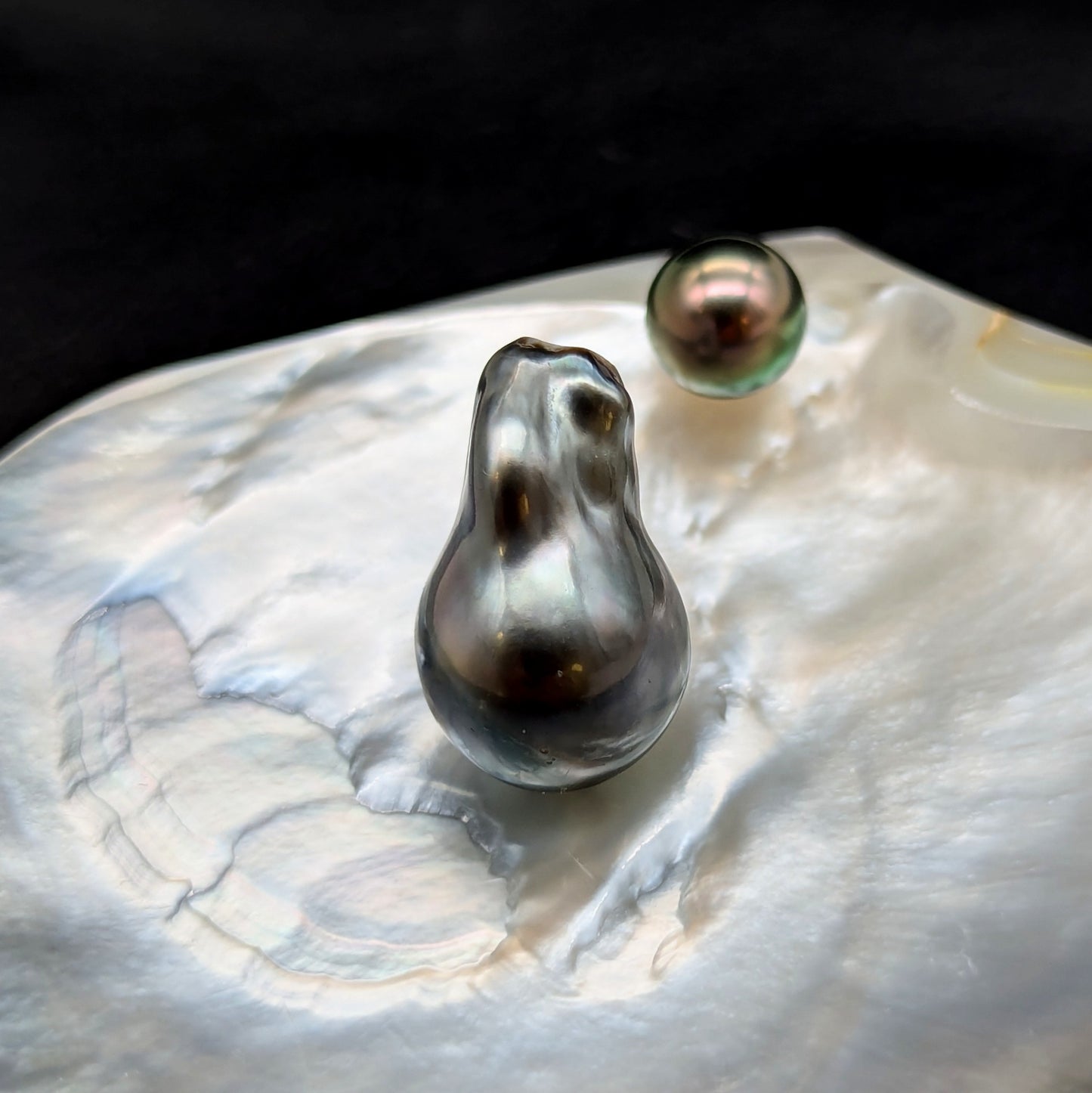 Grey Baroque 14.8x28 mm