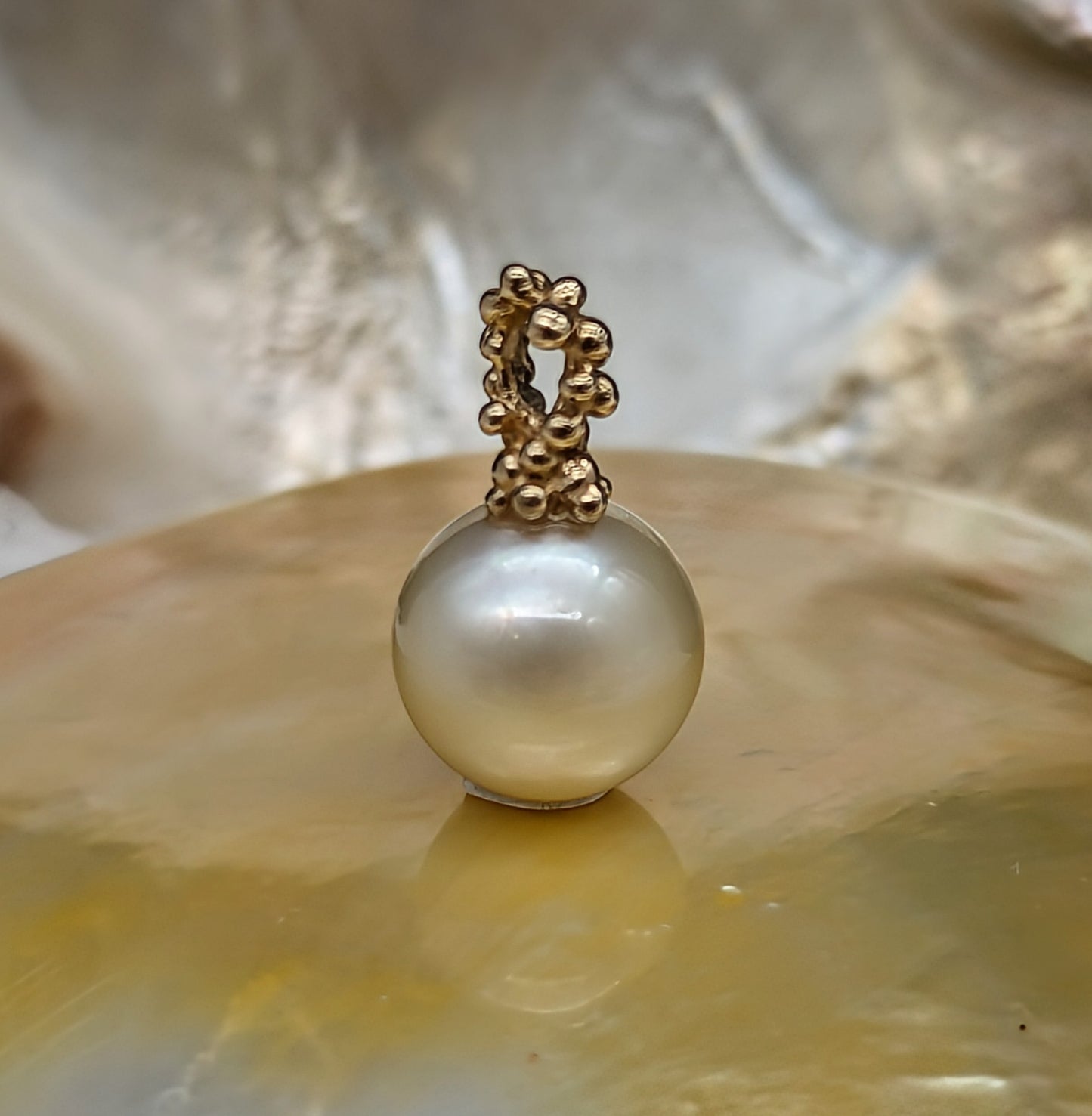 The All Gold Moon Glow Pendant ๐