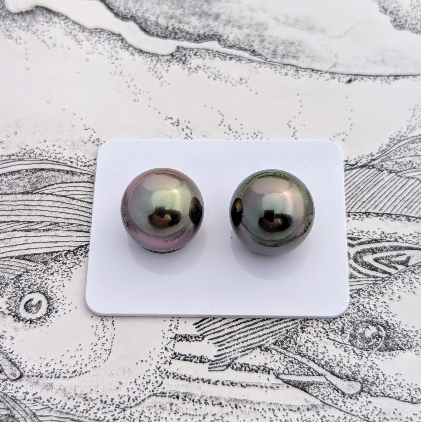 Aubergine Dark AAA 12.6 mm x 2