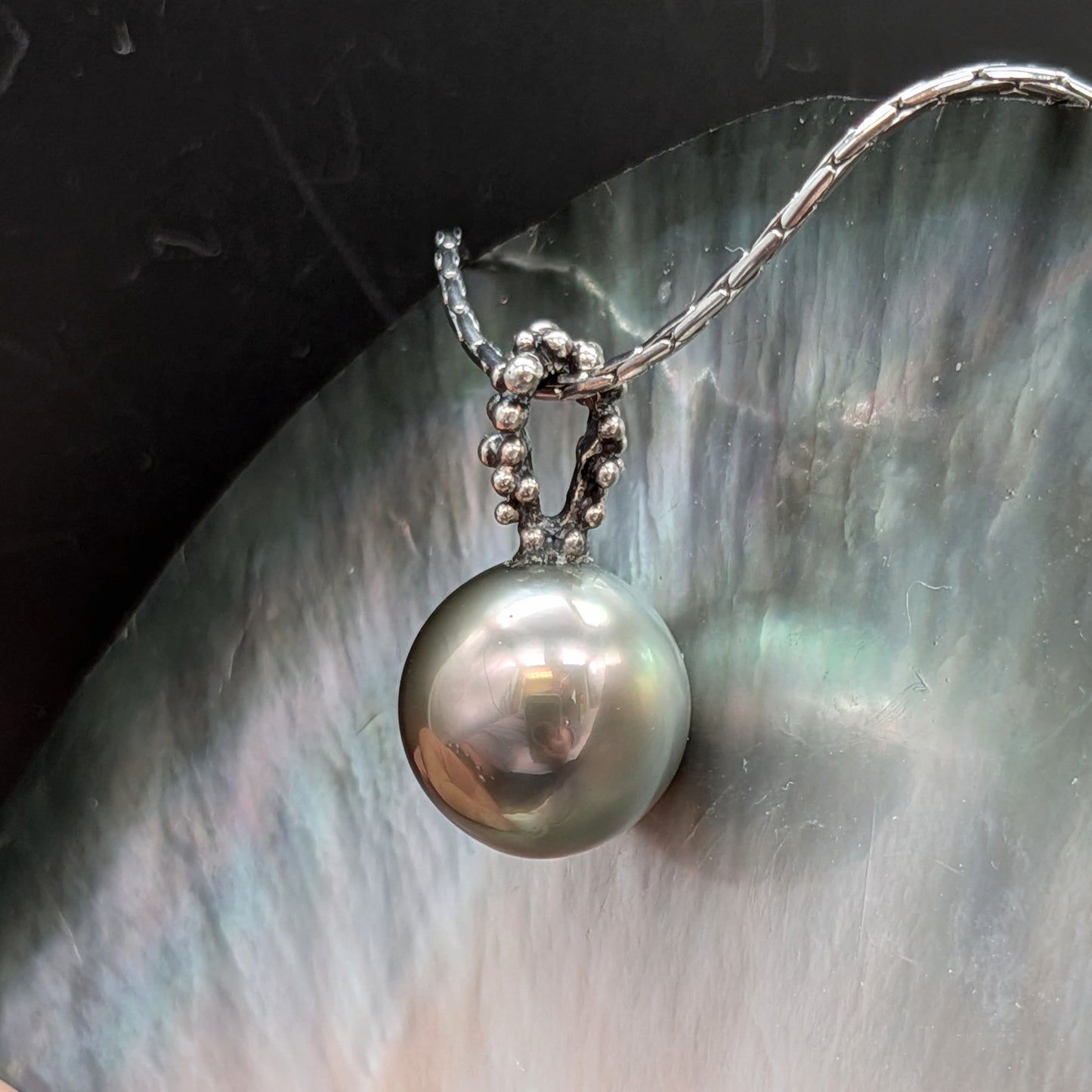 Peacock Pearl Pendant 14.5 mm