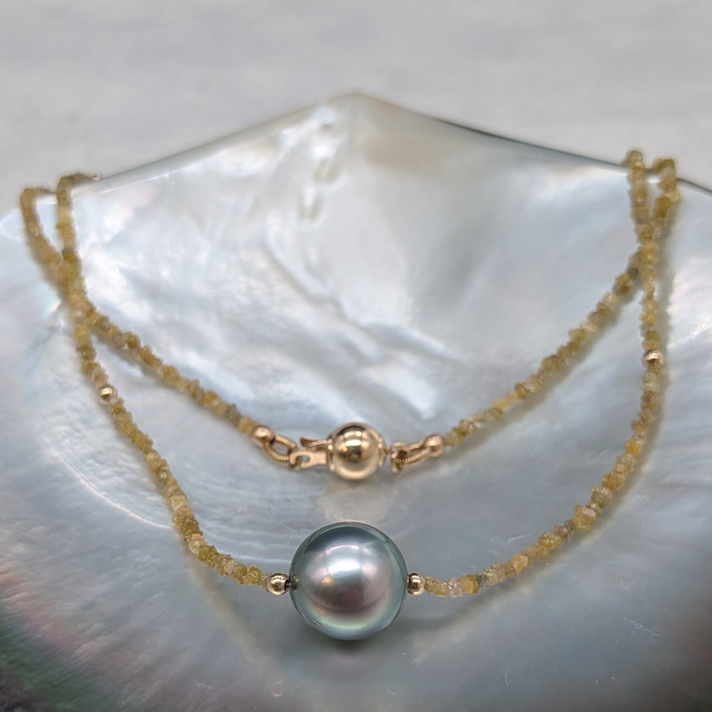 Green Diamond Pearl Necklace