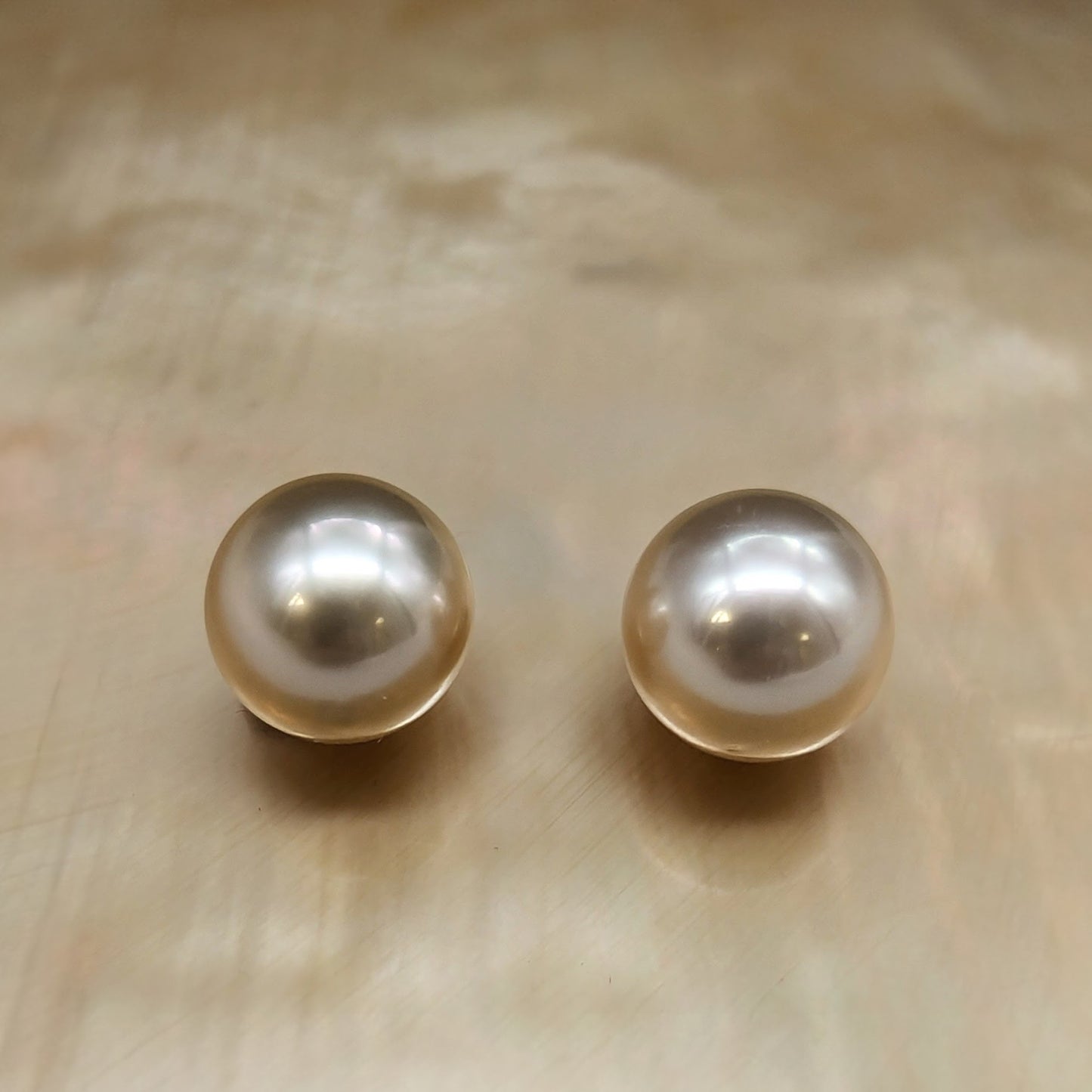 Tiny Champagne AAA 8mm x 2