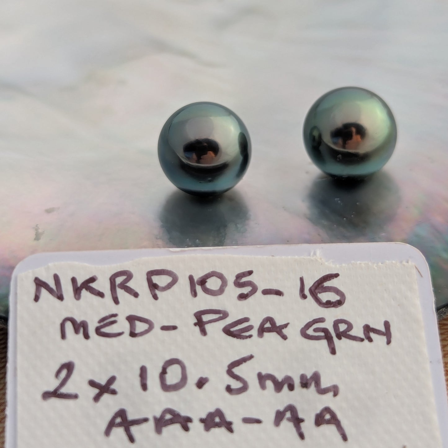 Medium Peacock Green 2x10.5 mm AAA-AA