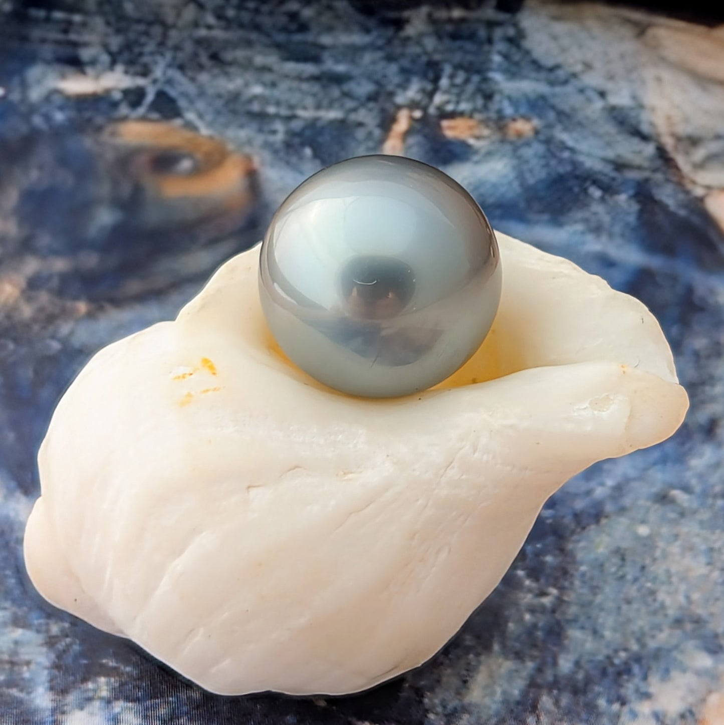 Silver Pearlfect AAA 14 mm