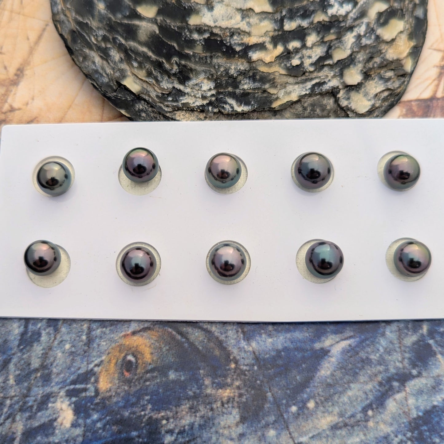 Tahitian Aubergine pairs 8.5-9 mm
