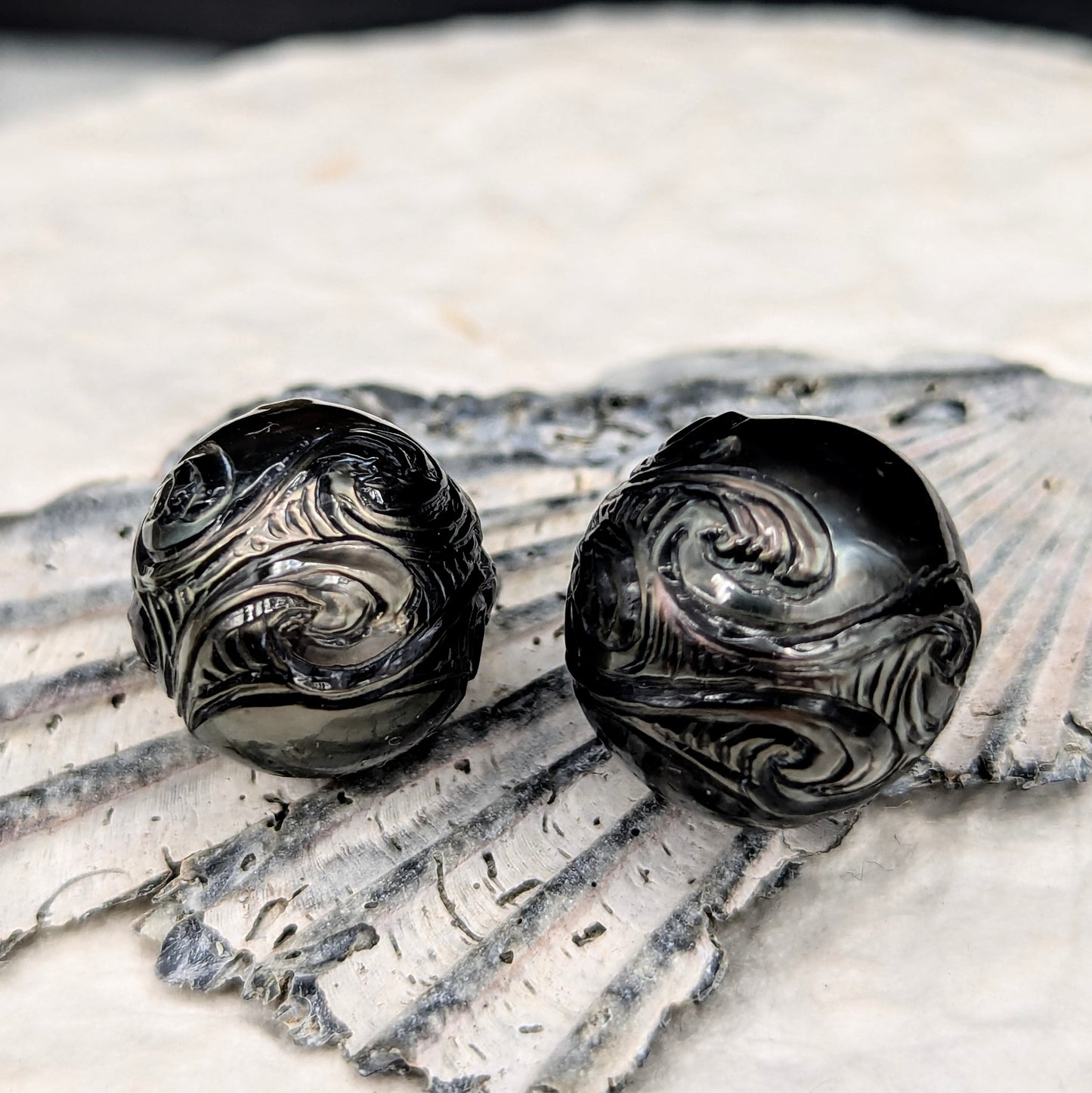 Tsunami Tattoo Pearl 14 mm