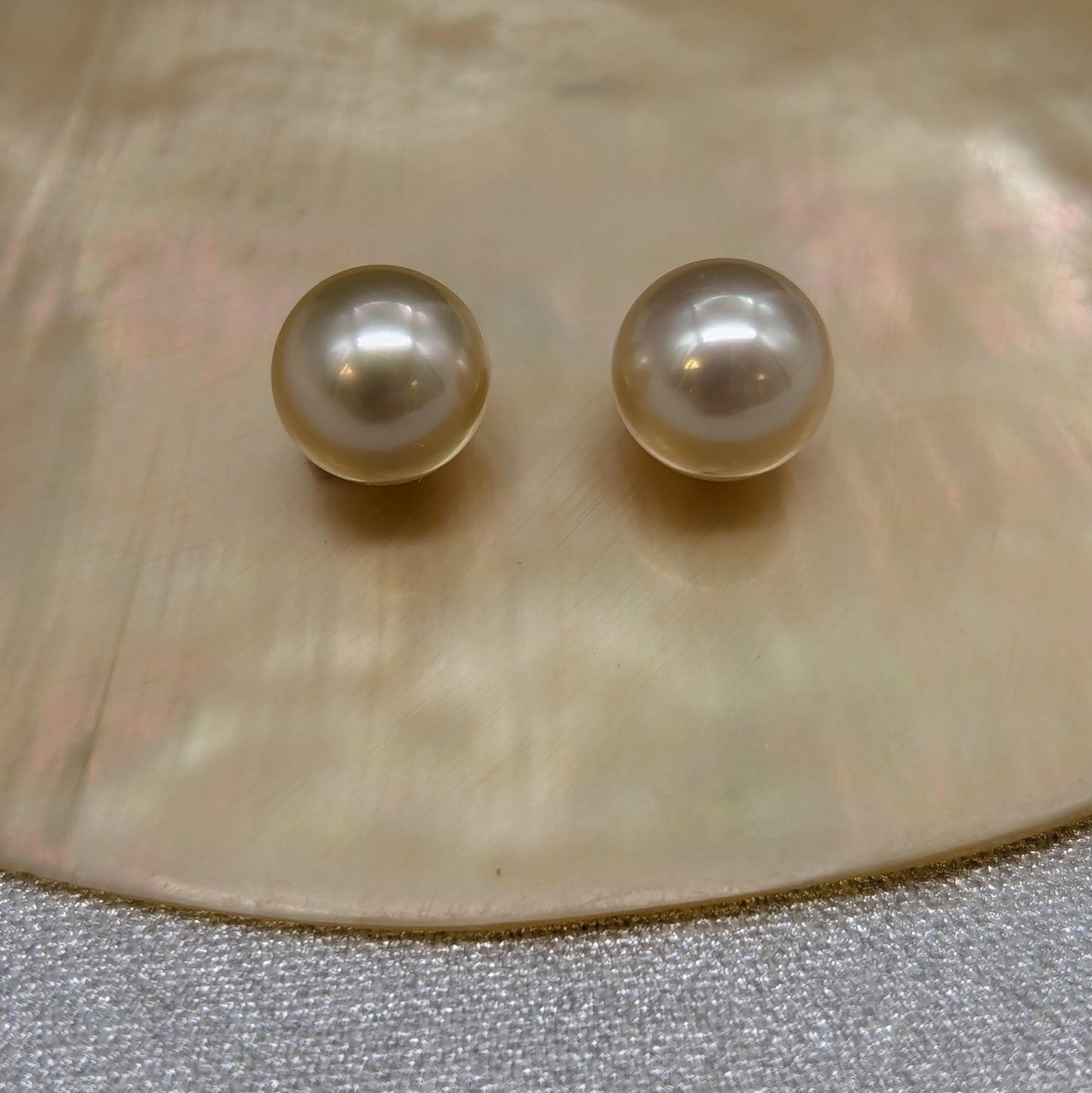 Tiny Champagne AAA 8mm x 2