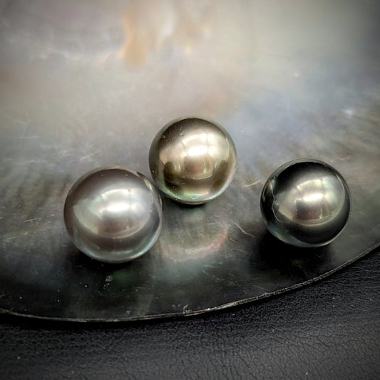 Black Pearl Trio 12-13 mm