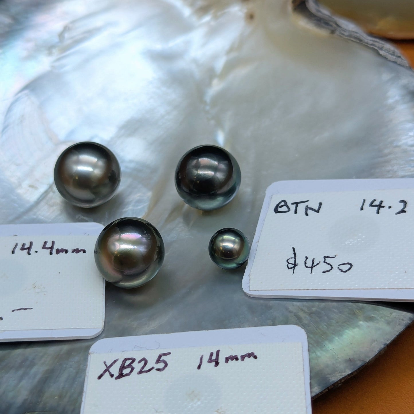 Round buttons 14 mm